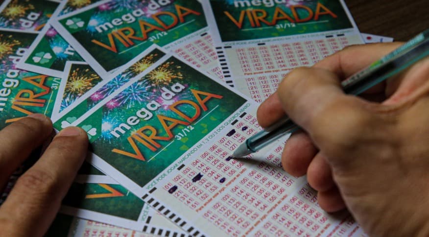 Com prêmio estimado em R$ 350 milhões, apostas exclusivas da Mega da Virada de 2021 começam neste domingo (19)