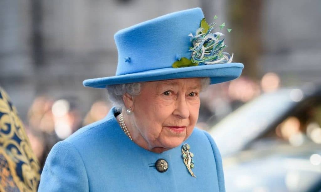 Homem armado é preso ao tentar invadir castelo da rainha da Inglaterra