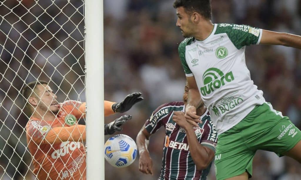 Chapecoense toma posto do América-RN e faz a pior campanha da história do Brasileiro de pontos corridos