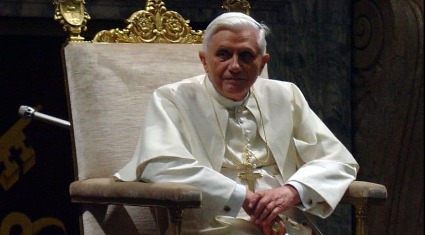 Papa Bento XVI sabia de padres que abusaram de crianças, acusa investigação