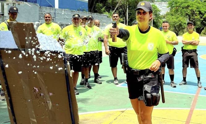 Polícia Militar do RJ testa spray de pimenta que ‘marca’ suspeitos de arrastões nas praias