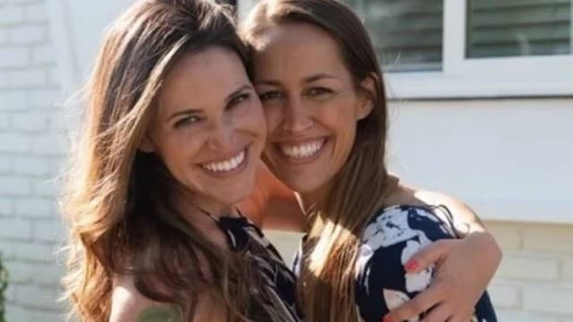 Mulher presenteia o marido com sexo a três, descobre-se lésbica e o deixa