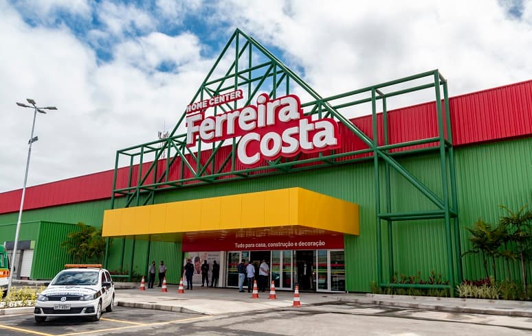Por que a Ferreira Costa?