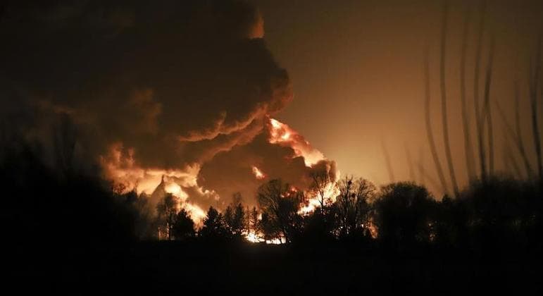 VÍDEO: Explosões atingem arredores de Kiev após bombardeio russo