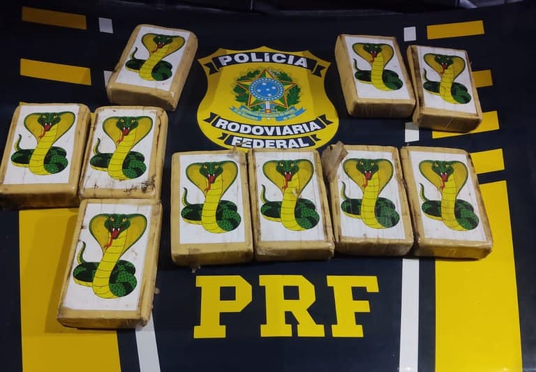 PREJUÍZO DE R$ 1,2 MILHÃO PARA O TRÁFICO: PRF apreende mais de 10 kg de pasta base de cocaína e prende casal em São José de Mipibu