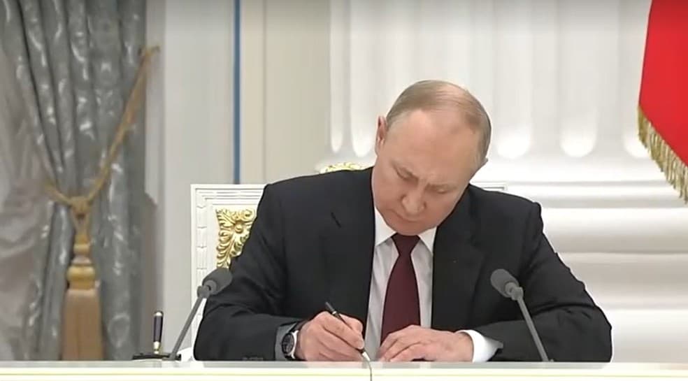 Putin reconhece duas regiões separatistas da Ucrânia como independentes