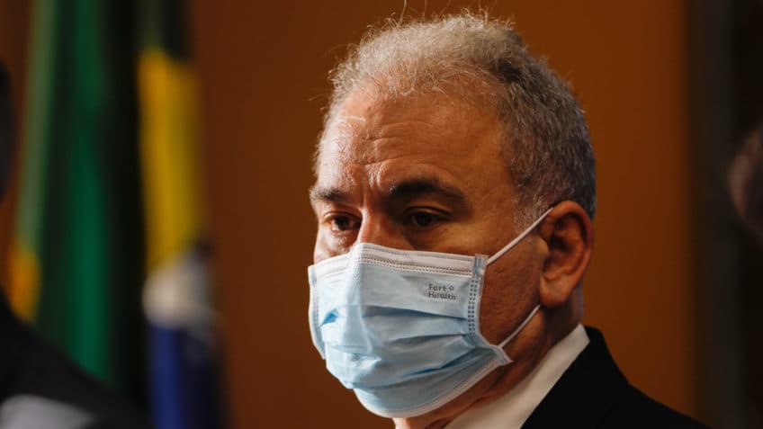 Ministério da Saúde distribuirá, até dia 15, doses suficientes para vacinar todas as crianças com a 1ª dose contra covid, diz Queiroga