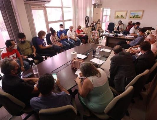 Governo do Estado apresenta proposta para pagar reajuste de 33,24% aos professores