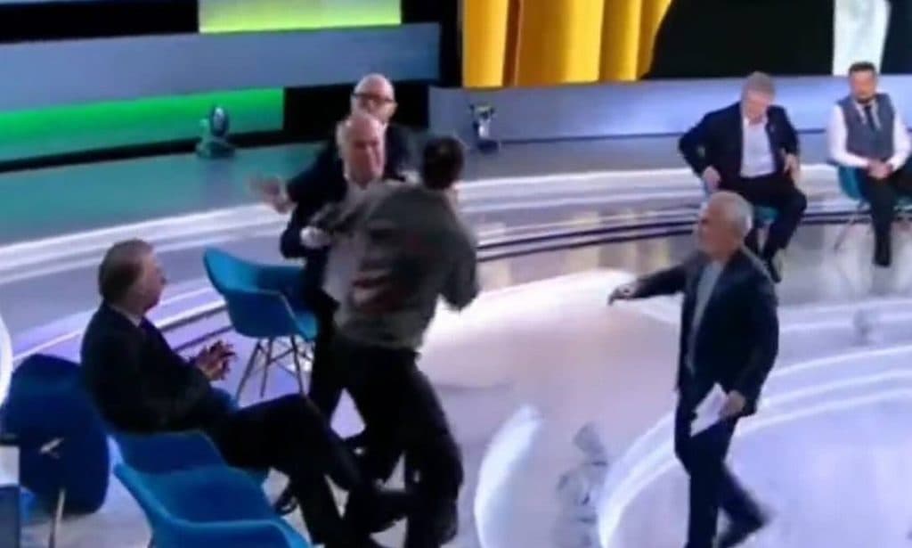 VÍDEO: Político ucraniano pró-Rússia é agredido por jornalista após defender Putin em programa de TV