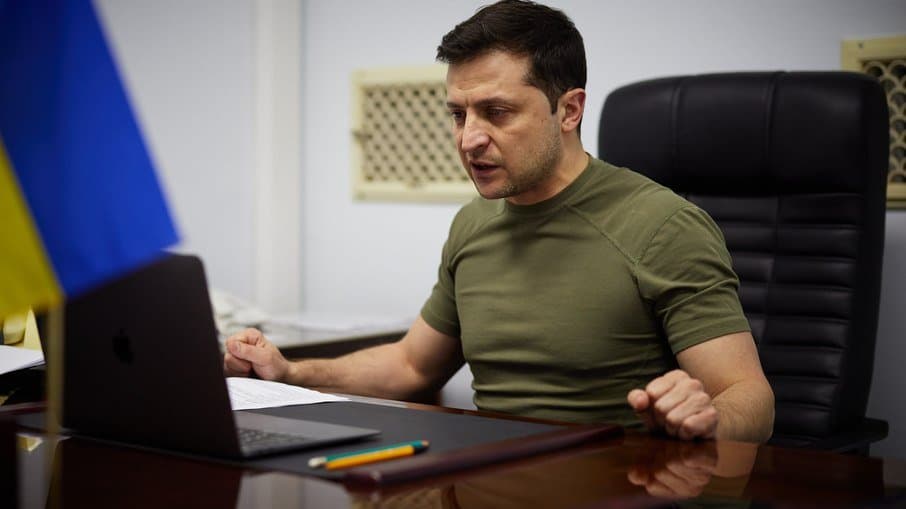 “Pessoas vão morrer por causa da fraqueza da Otan”, critica Zelensky