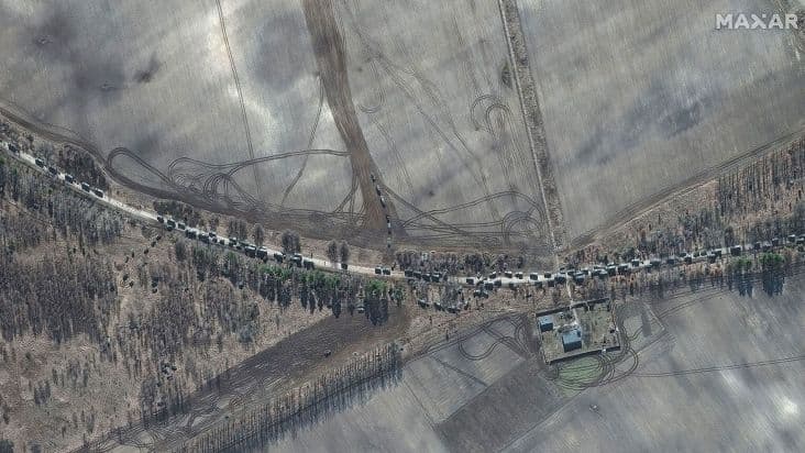 FOTOS: Comboio militar russo de 64 quilômetros é visto perto de Kiev por imagens de satélite