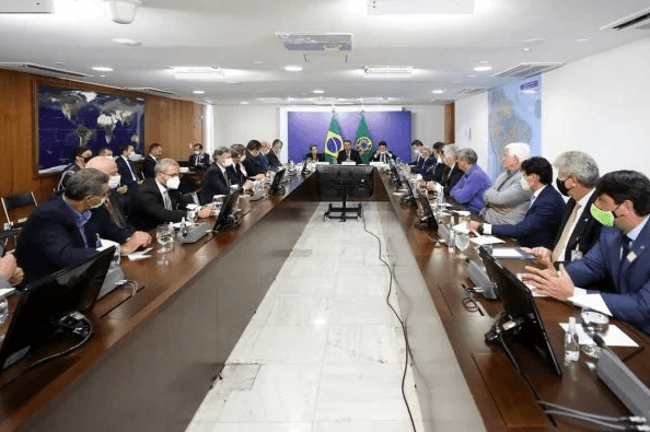 Veja quais ministros deixarão governo para disputar as eleições