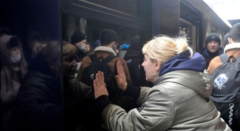 Rússia anuncia cessar-fogo em cidades ucranianas para abrir corredores humanitários