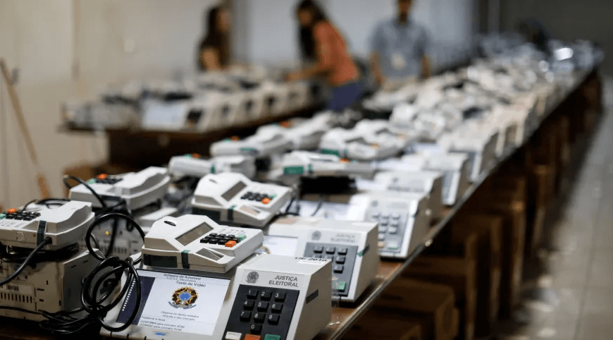 TSE recebe sugestões das Forças Armadas sobre urnas eletrônicas