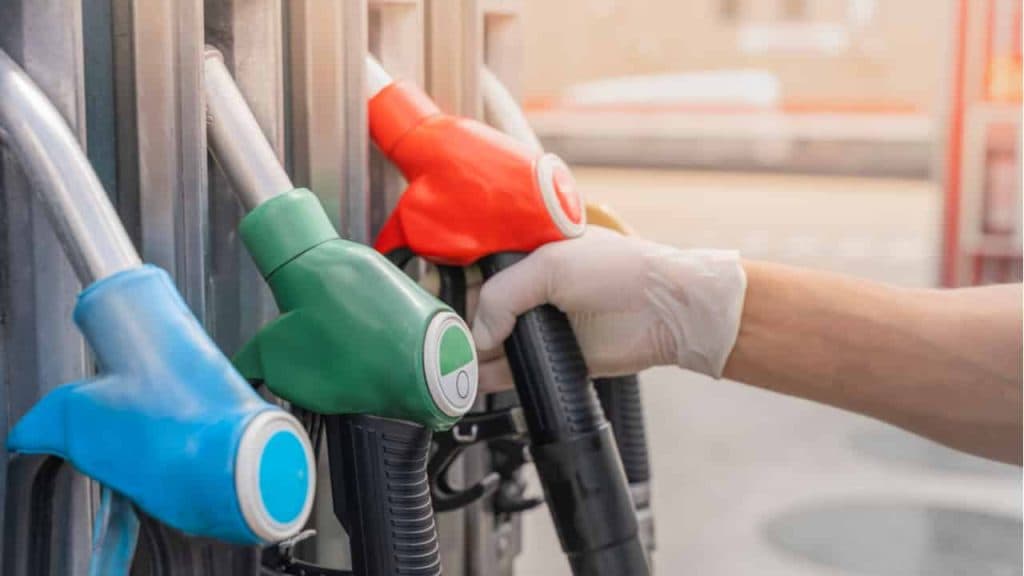 Com o preço da gasolina nas alturas, venda de etanol subiu mais de 20% em fevereiro