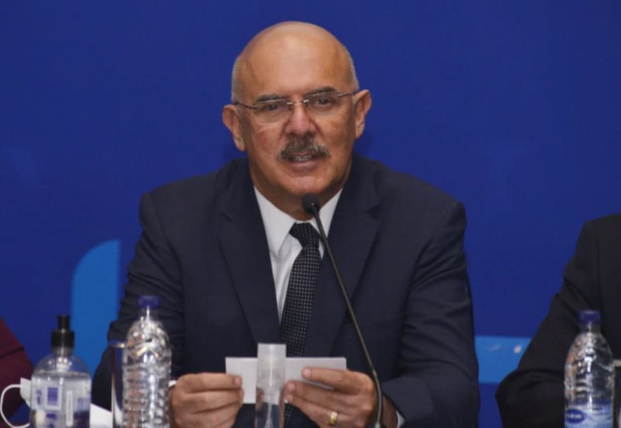 Ministro da Educação nega favorecimentos na distribuição de verbas