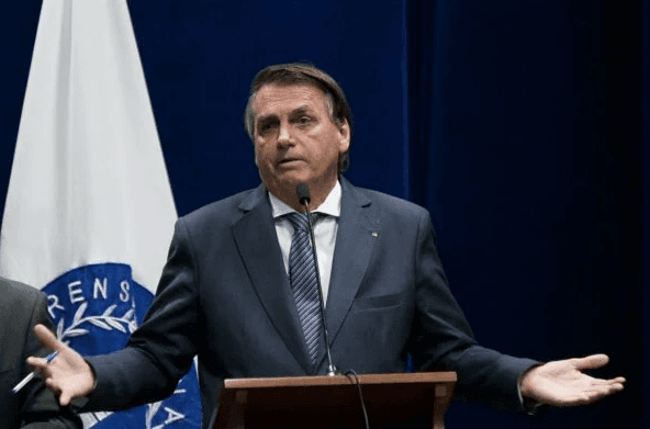 Bolsonaro diz que decisão de Moraes de bloquear Telegram é ‘inadmissível'