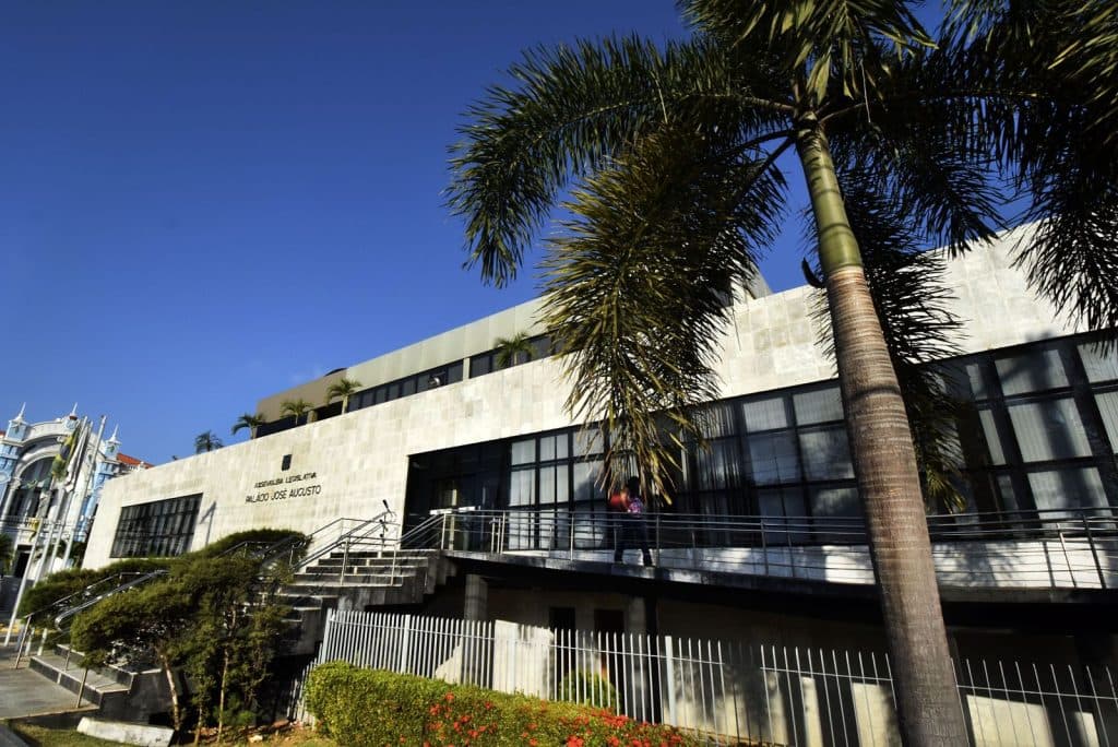Assembleia anuncia banca que realizará concurso público na próxima semana; Salários de R$ 7,7 mil