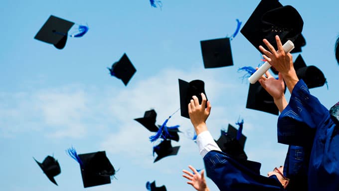 Formandos fazem ‘vaquinha' virtual para realizar baile de formatura após colega de turma desviar recursos para apostas