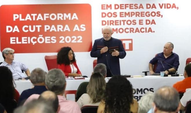 "A coisa mais grave que fizeram para nós foi acabar com as finanças dos sindicatos", admite Lula
