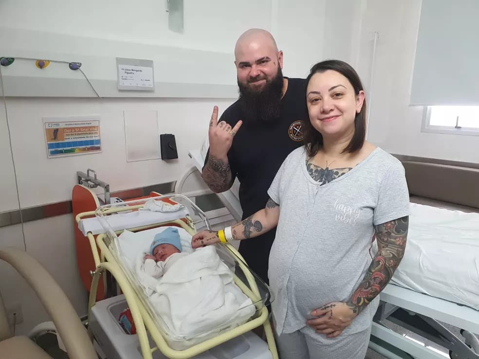 Mulher dá à luz durante show da banda Metallica em Curitiba