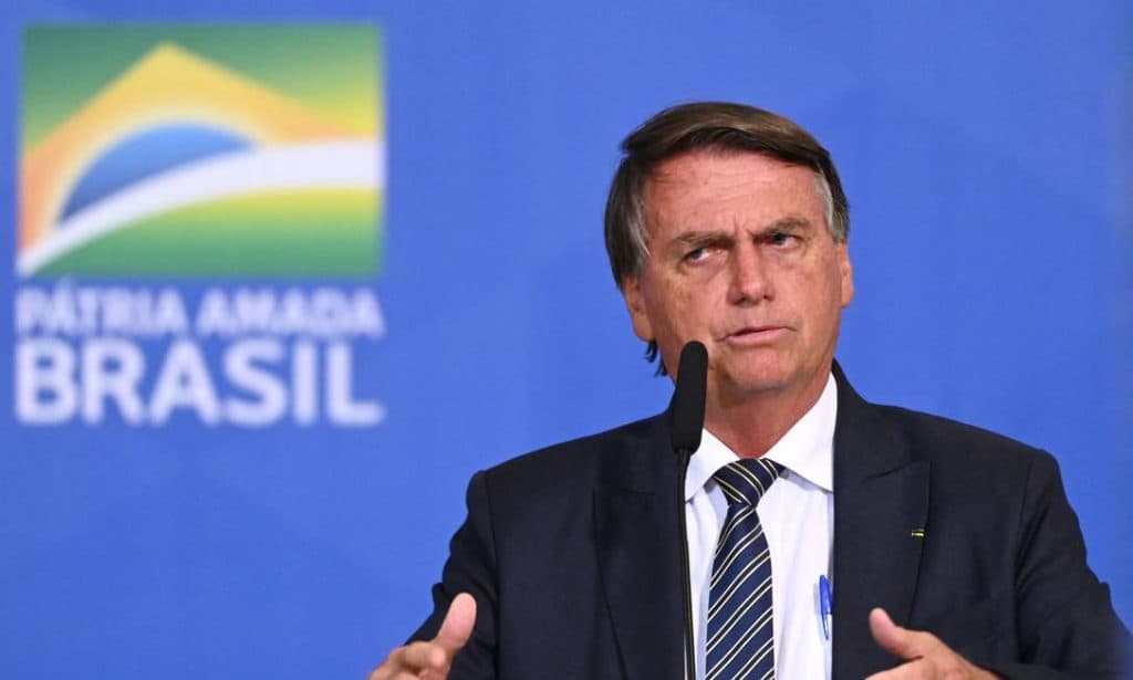 Bolsonaro nega orientação da CIA sobre eleições no Brasil: “Fake news”