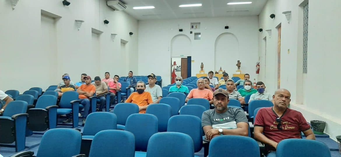 Profissionais da educação Assuense participam de capacitação
