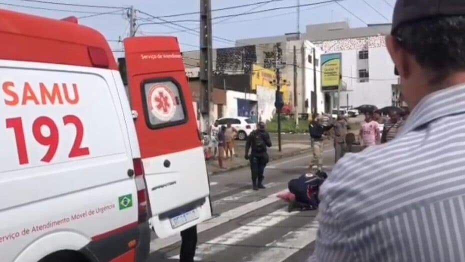 Acidente entre caminhão e motocicleta deixa duas pessoas feridas na Zona Norte de Natal