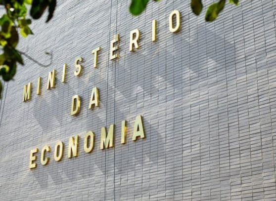 Governo Federal anuncia novo corte de 10% no imposto de importação de arroz, feijão, carne, materiais de construção e outros itens