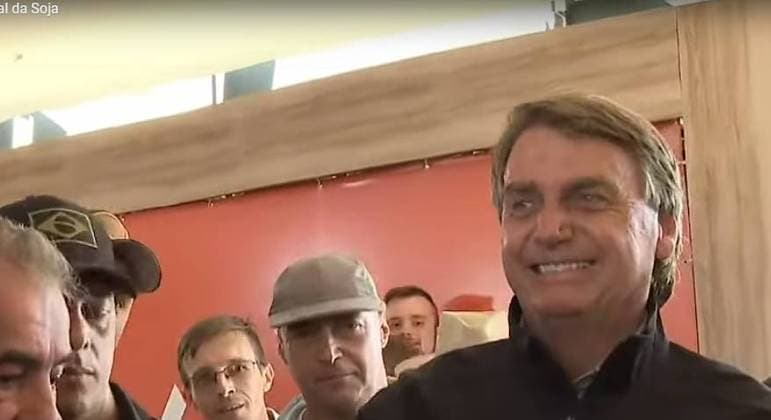 Bolsonaro volta a criticar lucro da Petrobras e diz que "Brasil não aguenta mais um reajuste de combustível"
