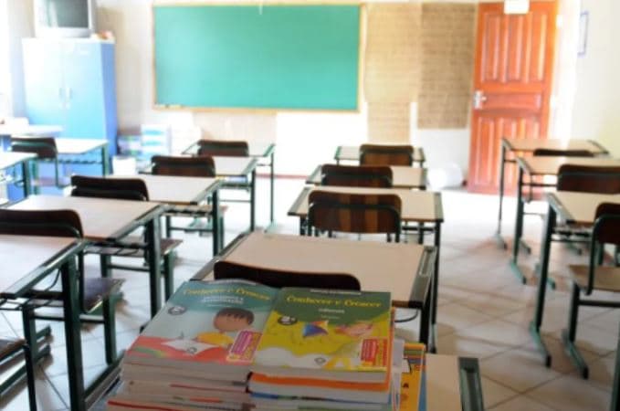 CAOS NA EDUCAÇÃO: Governo da professora Fátima é campeão de abandono e reprovação escolar