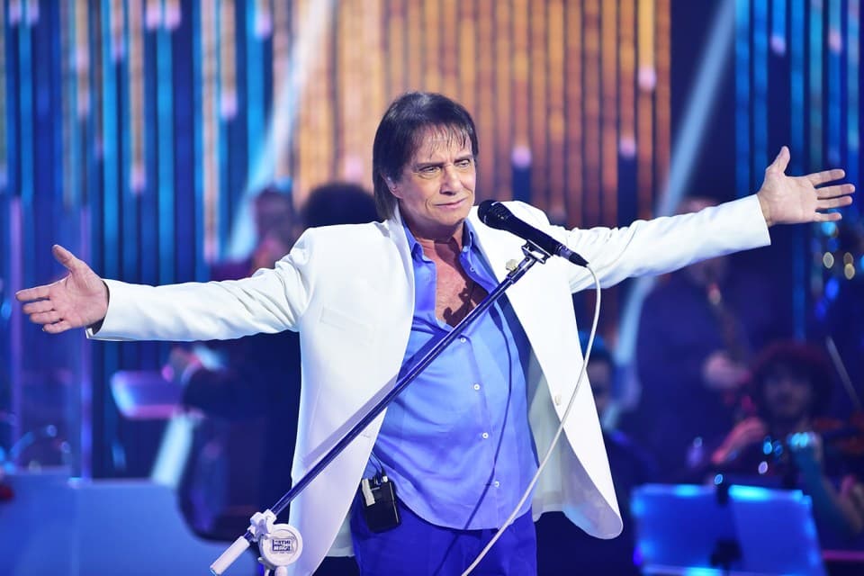 Roberto Carlos é diagnosticado com Covid e transfere data de show