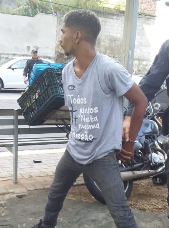 FOTOS: Polícia Militar age rápido e prende homem que assaltou laboratório em Natal