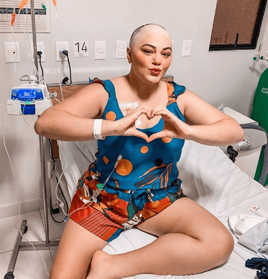 Com câncer raro, maquiadora potiguar lança campanha para custear cirurgia e voltar a andar