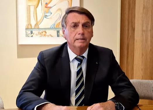 Bolsonaro diz que analisará ofício do Ministério da Defesa ao TSE e pede “apuração simultânea”