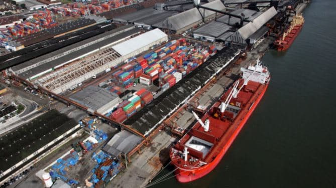 Balança comercial tem superavit de US$ 4,9 bilhões em maio