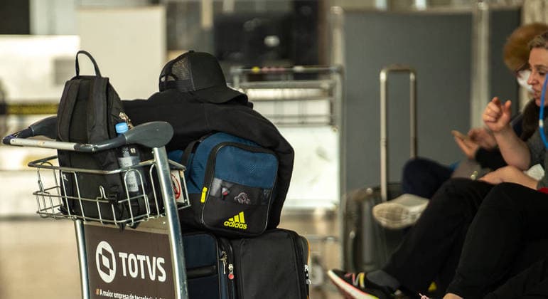 Passagem aérea sobe 88% em um ano: veja como comprar mais barato