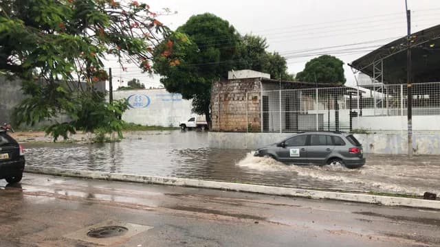 Natal registra alagamentos em vários pontos nesta segunda-feira (20); confira locais