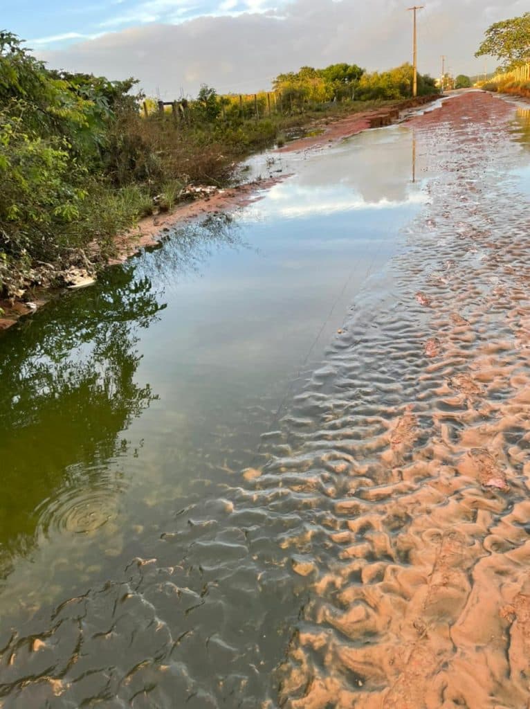 FOTO E VÍDEO: Rio Pium corre risco de ser contaminado por dejetos de estação de tratamento de esgotos