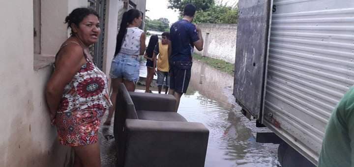 VÍDEO E FOTOS: Cheia do Rio Curimataú causa transtornos em Nova Cruz