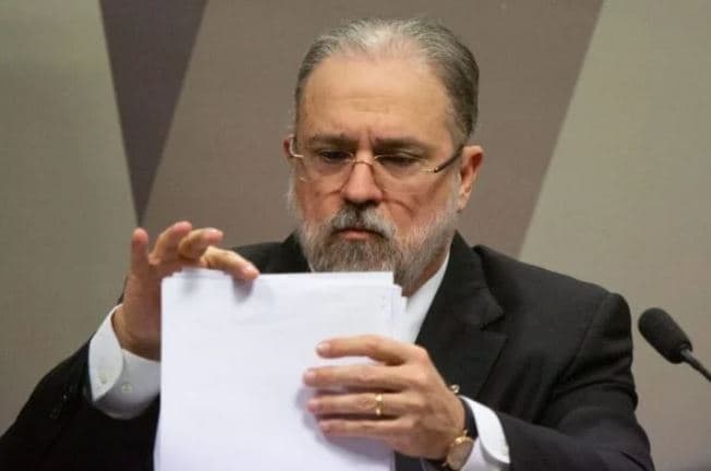 ‘Não aceitamos alegação de fraude', diz Aras sobre urnas eletrônicas