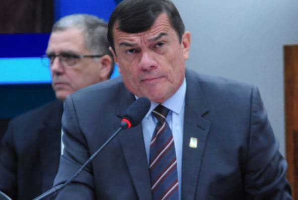 Ministro da Defesa diz não duvidar das urnas eletrônicas: "É simplesmente um espírito colaborativo"