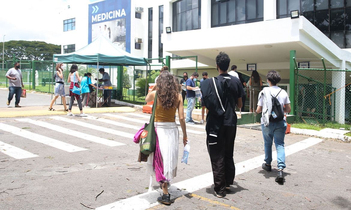 ProUni: Inscrições para 2ª edição de 2022 começam na segunda-feira (1º); Programa priorizará bolsas para estudantes de escolas públicas