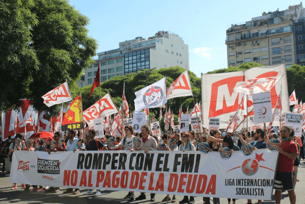Esquerda e direita vão às ruas contra o governo na Argentina