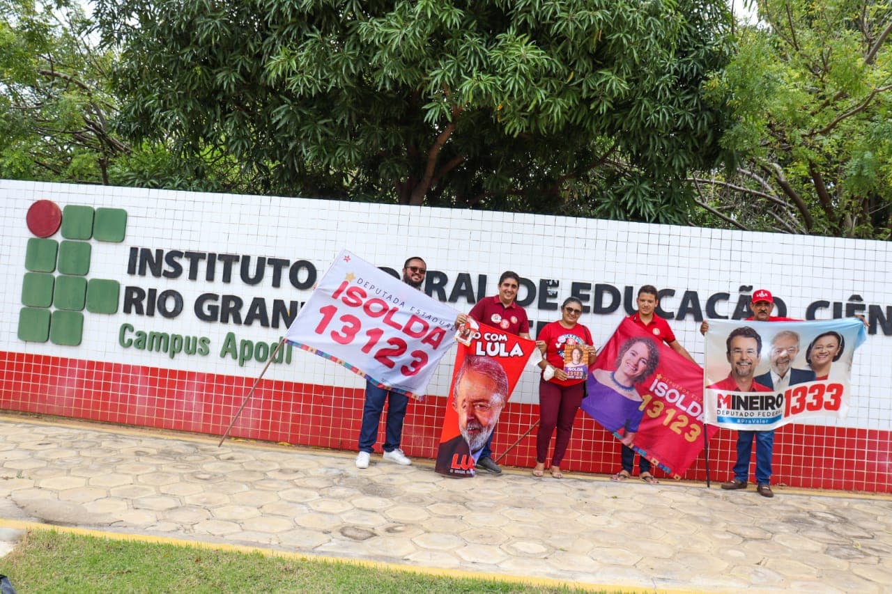 FOTOS: IFRN de Apodi "vira" comitê político do PT