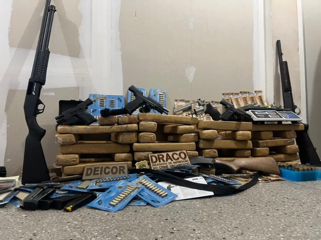 VÍDEO: Operação da Polícia Civil encontra arsenal com grupo criminoso que atua na PB e no RN
