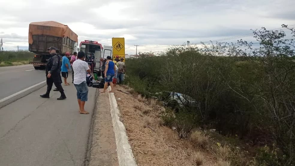 Sogra e nora morrem após capotamento de carro na BR-304 no RN