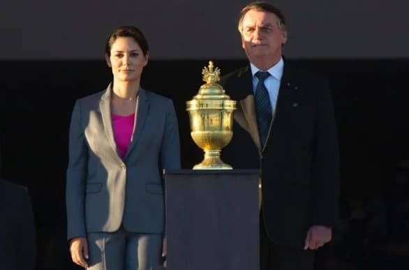Bolsonaro recebe coração de Dom Pedro I no Palácio do Planalto; Solenidade faz parte das comemorações dos 200 anos da Independência do Brasil