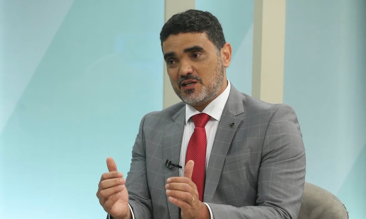 Brasil deve encerrar 2022 com índices de extrema pobreza em queda, diz presidente do Ipea