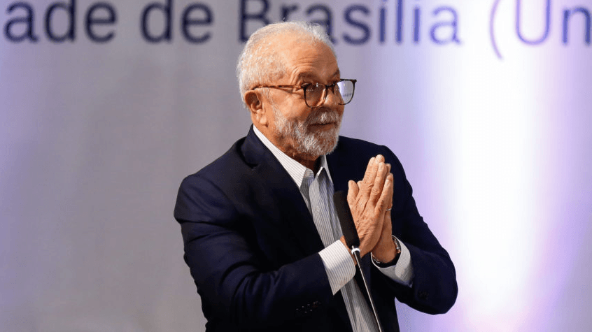 “Não quero ficar disputando voto religioso”, diz Lula